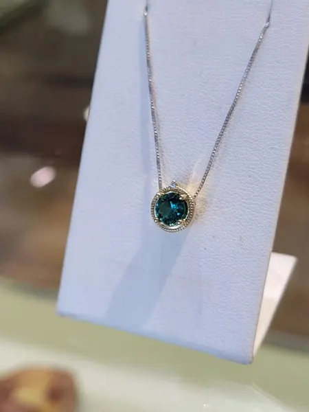 10KT Yellow Gold Chrome Tourmaline Pendant