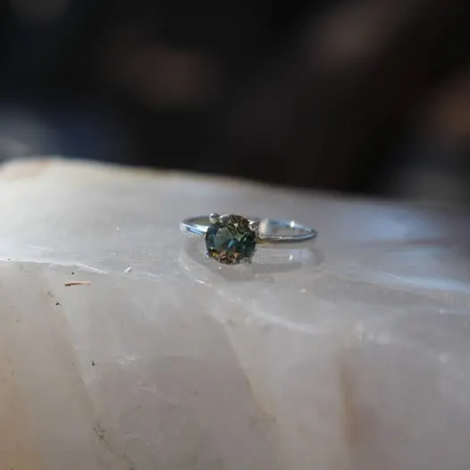 Precision Round Brilliant Diamond Ring