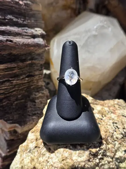 Sparkling Clear Gemstone Ring 2